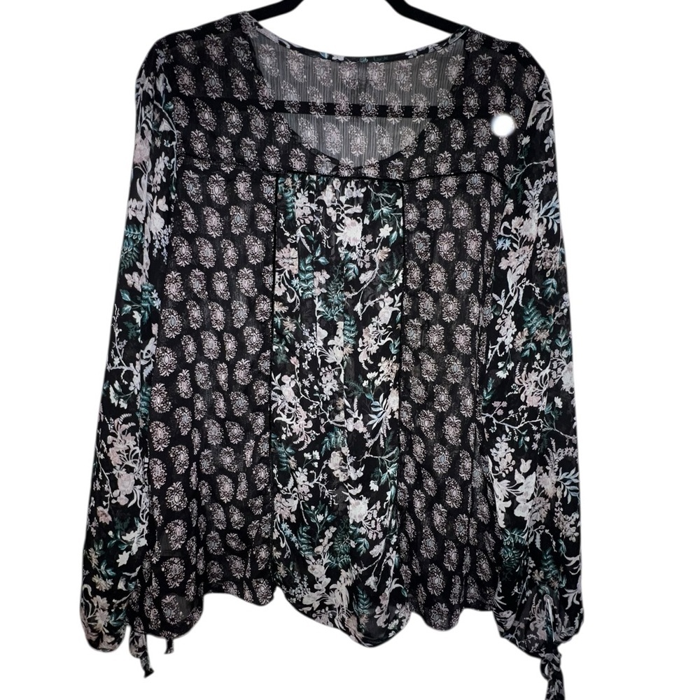 Knox Rose Black and White Floral Blouse